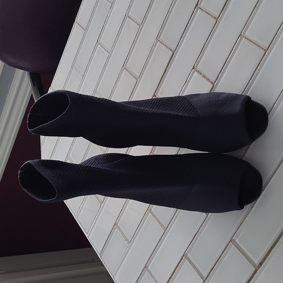 Open toe booties - Picture 1 of 6